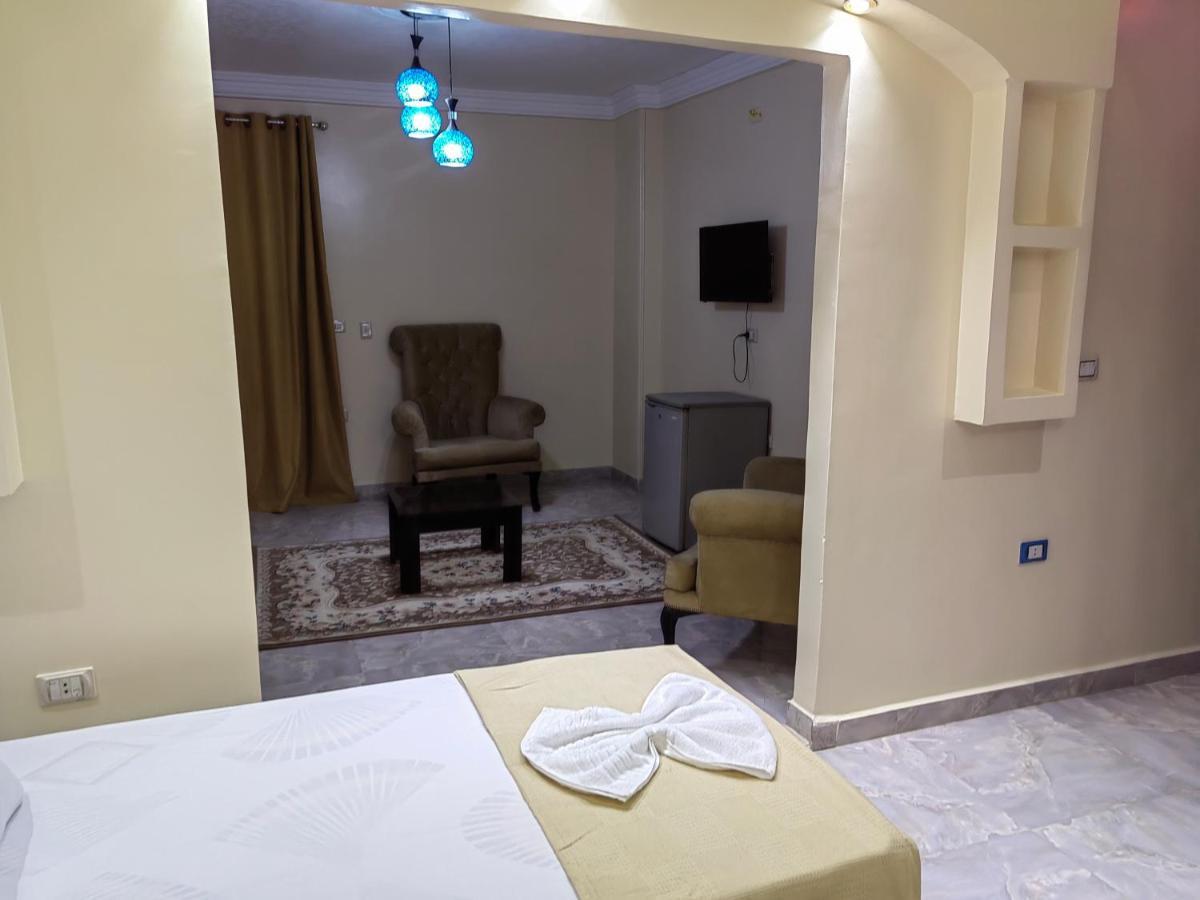 Grand Egyptian Museum View Inn Nazlet el Simman Luaran gambar